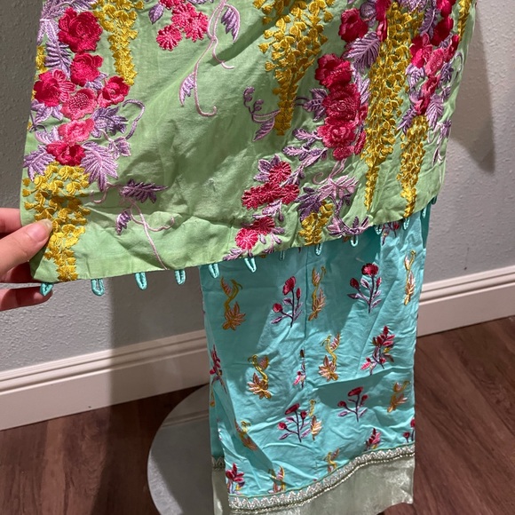 Pakistani dress - Picture 5 of 10